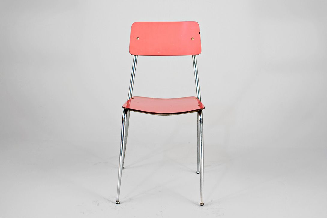 Foto Coral Red Italian Kitchen Chair 1952 with Matching Table