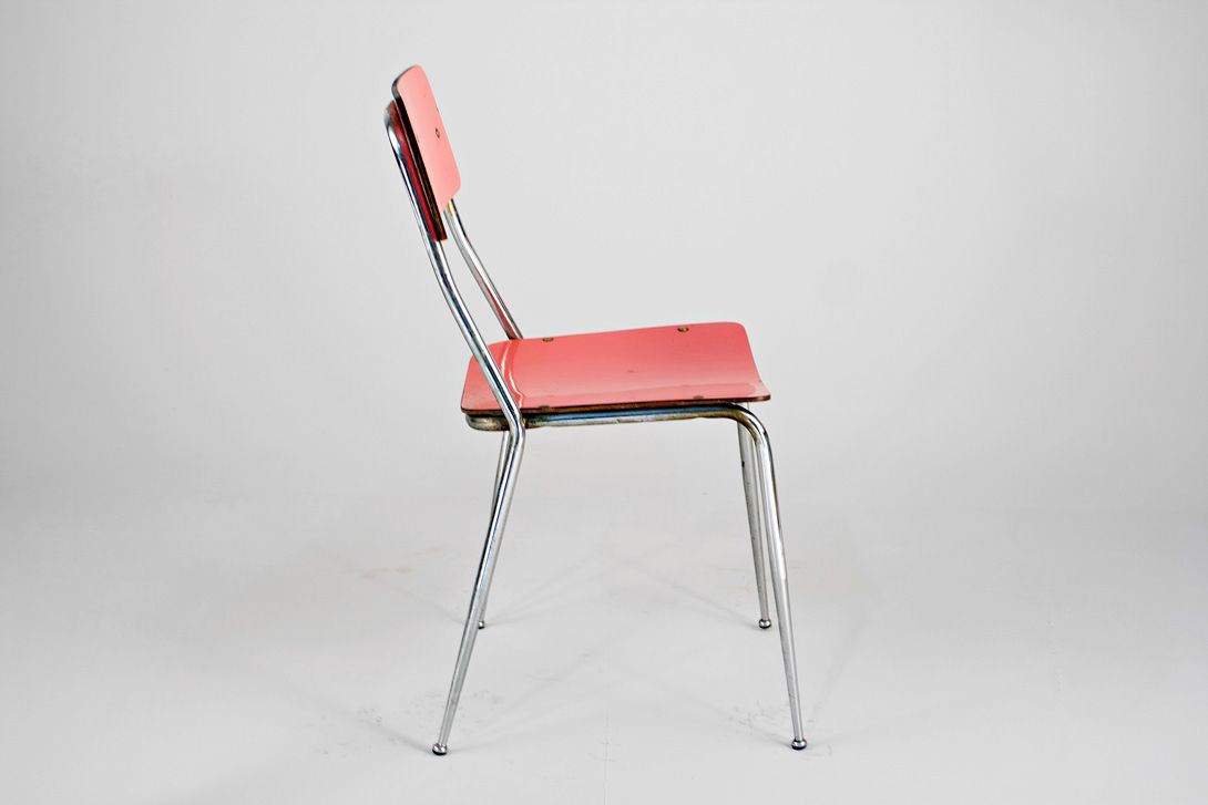 Foto Coral Red Italian Kitchen Chair 1952 with Matching Table
