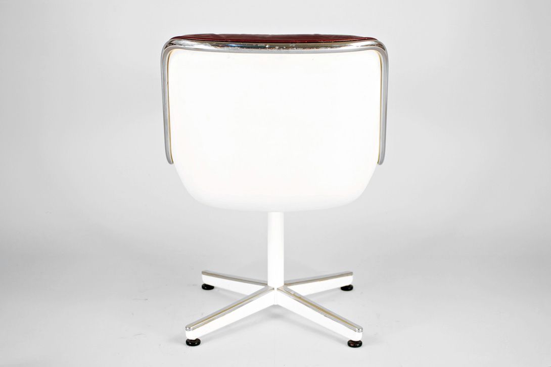 Foto Maroon Brown Leather Pollock Executive Chair with White Shell and Chrome-White Four-Pointed Swivel Base