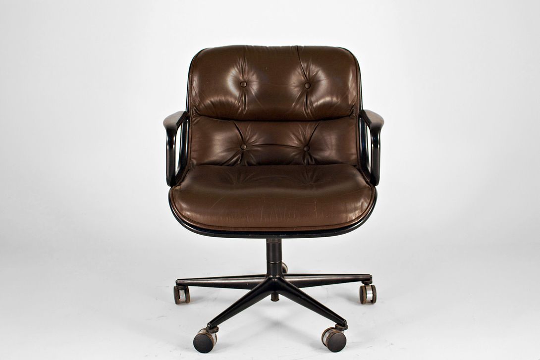 Foto Black Chocolate Leather Pollock Executive Chair with Black Shell + Frame and Black  Five-Pointed Swivel Base on Castors