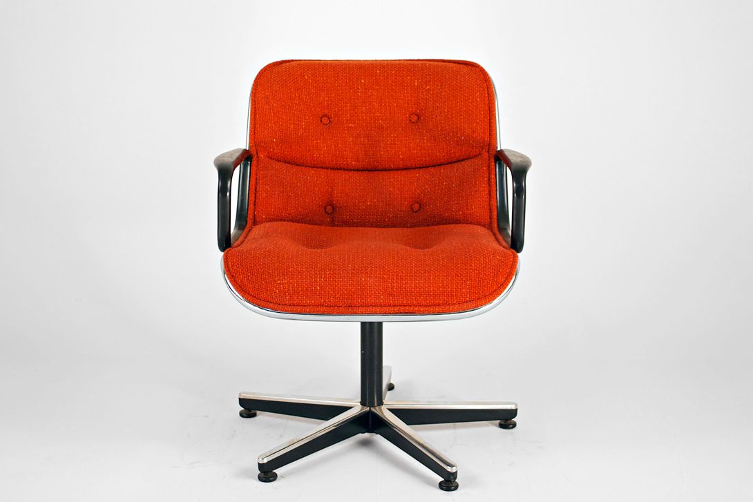 Foto Poppy Red Pollock Executive Chair with Black Shell and Five-Pointed Chrome-Black Swivel Base