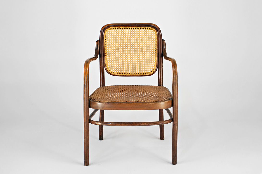 Foto Thonet Bugholz Chair with Armrests Vienna 1890