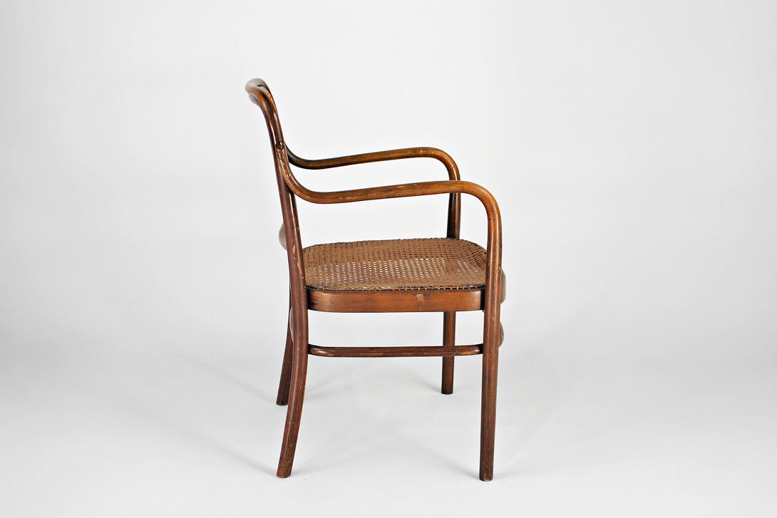 Foto Thonet Bugholz Chair with Armrests Vienna 1890