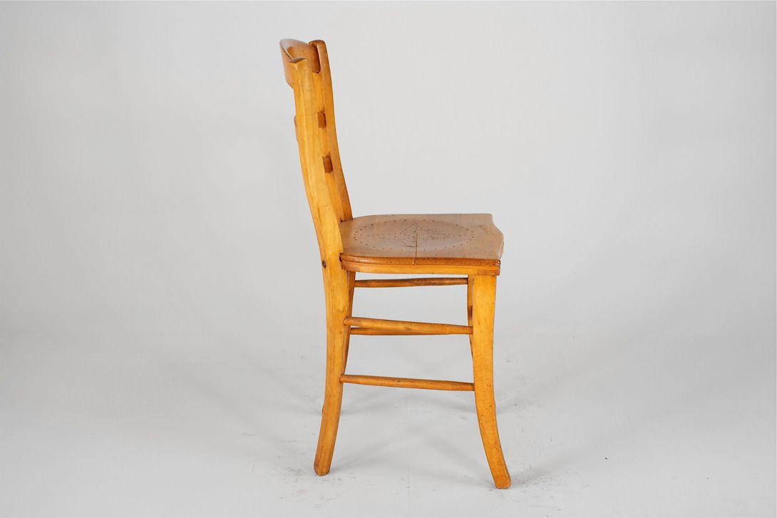Foto Rustic Wooden Kitchen Chair