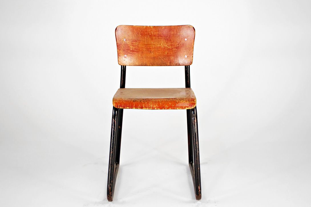 Foto Slender Industrial Chair, Wooden Maroon Brown Backrest and Seat, Sturdy Black Metal Base, France 1939