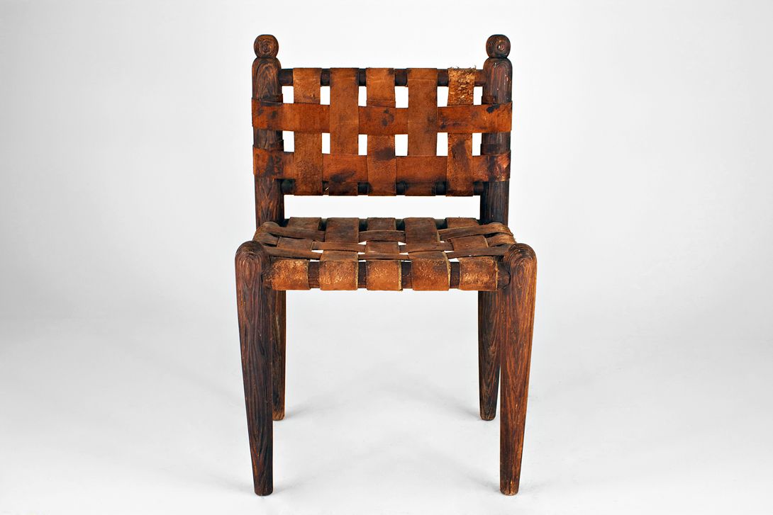 Foto Colonial Style Wooden Chair