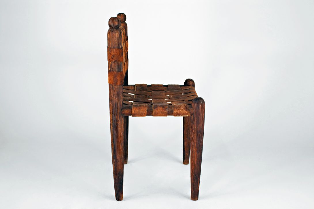 Foto Colonial Style Wooden Chair