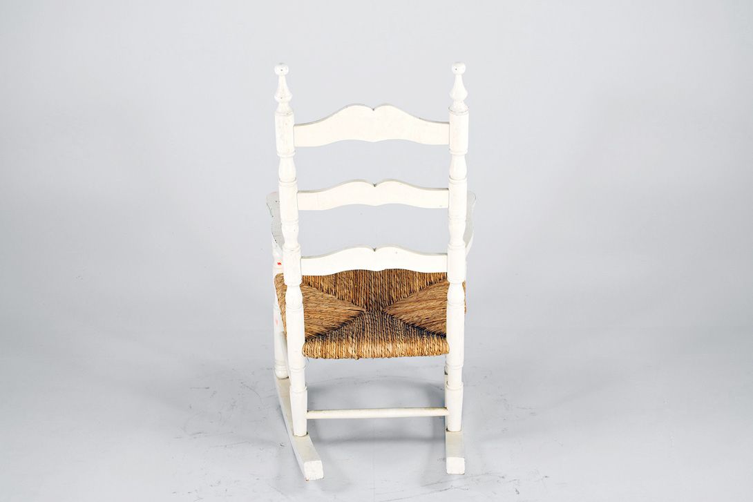 Foto White Lathed Wooden Children&#8217;s Rocking Chair with Woven Seating Surface, 1920