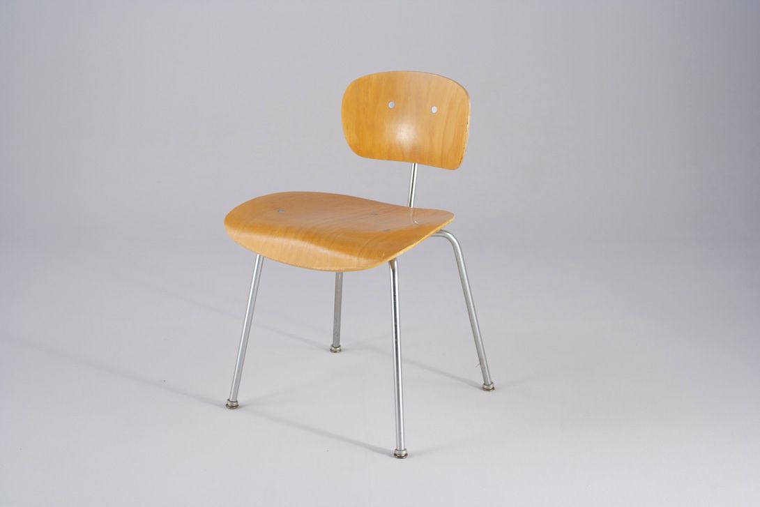 Foto Classic Light Wooden Eiermann Se 68 Chair