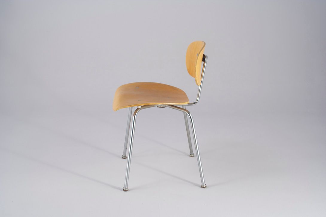 Foto Classic Light Wooden Eiermann Se 68 Chair