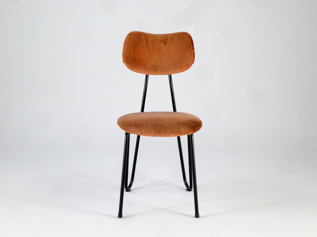 Foto Karl Otto LC Stendal Arno Chair and Brown-Rose Velvet Upholstery 1949