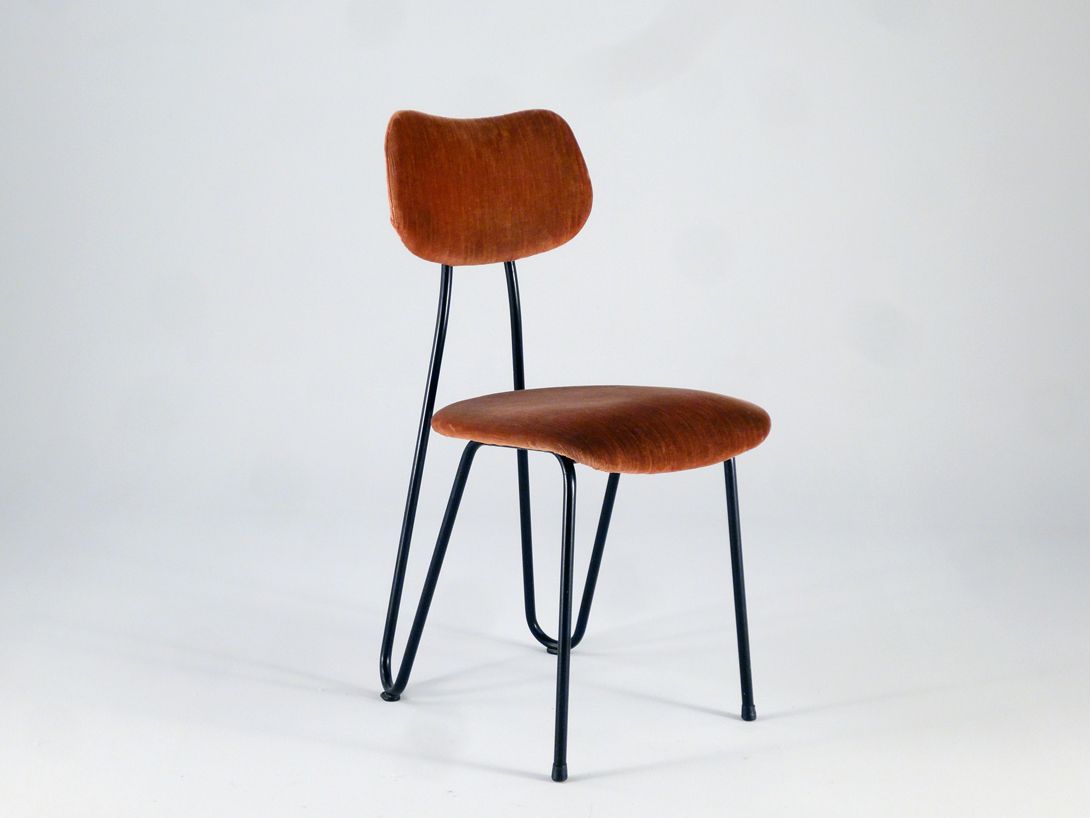 Foto Karl Otto LC Stendal Arno Chair and Brown-Rose Velvet Upholstery 1949