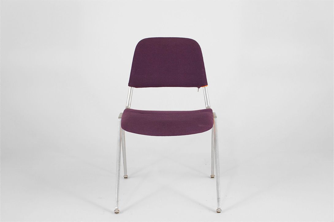 Foto Blueberry Upholstered Stacking Chair Inspired by Castelli