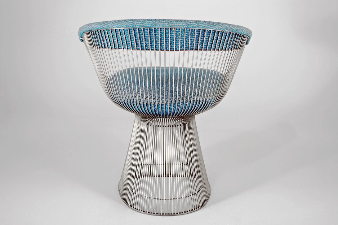 Foto Chrome Platner Wire Armchair with Summer Sky Blue Upholstery