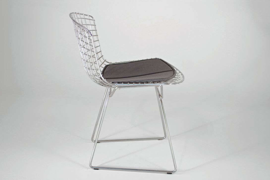 Foto Chrome Bertoia Side Chair with Grey Seat Cushion