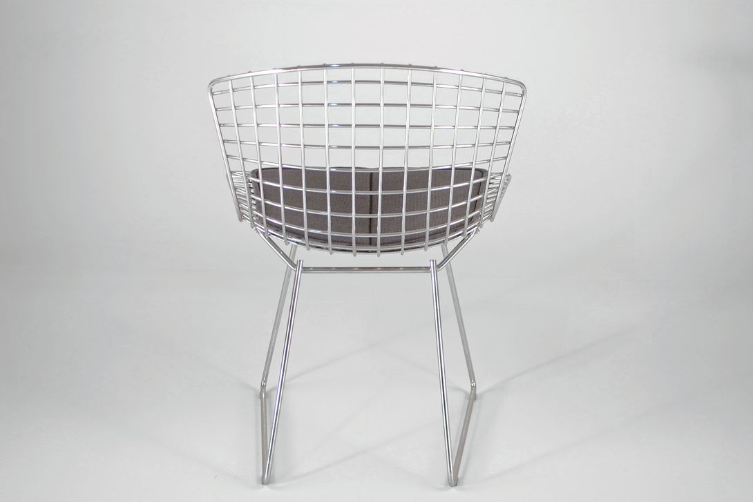 Foto Chrome Bertoia Side Chair with Grey Seat Cushion