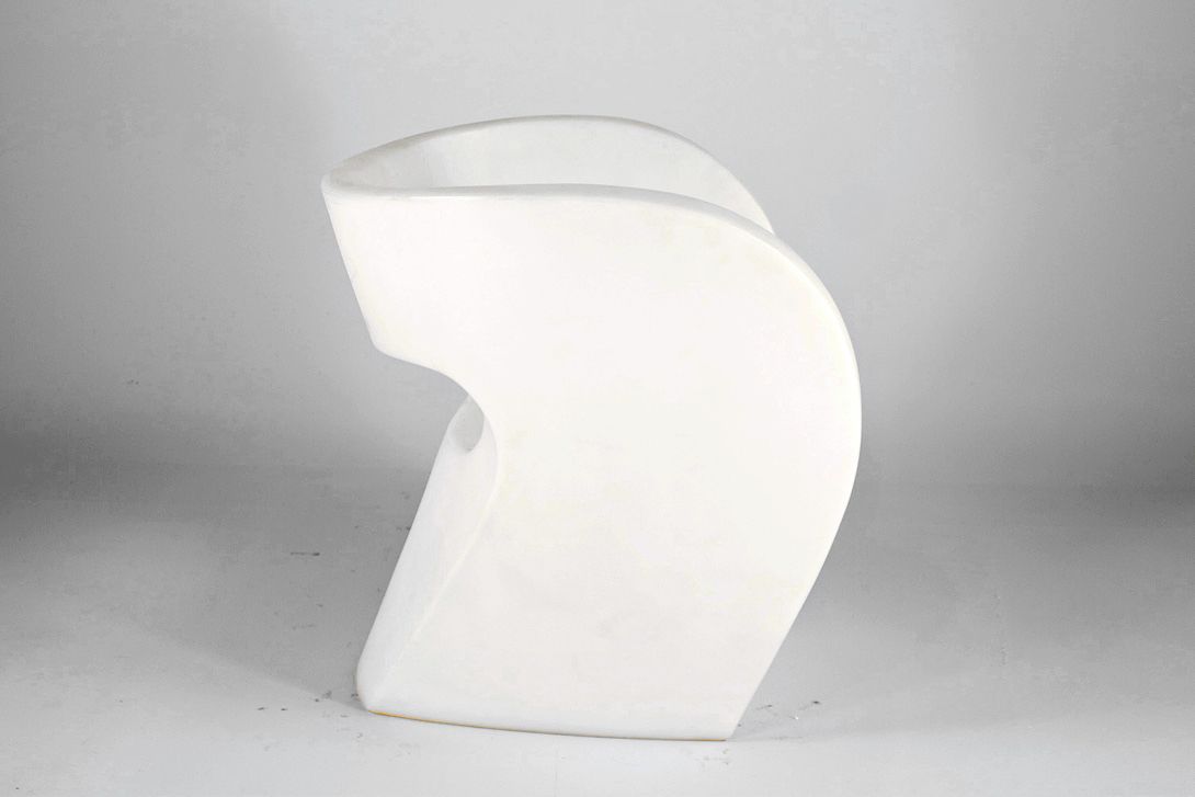 Foto Ron Arad White Little Albert Chair h70x74x62