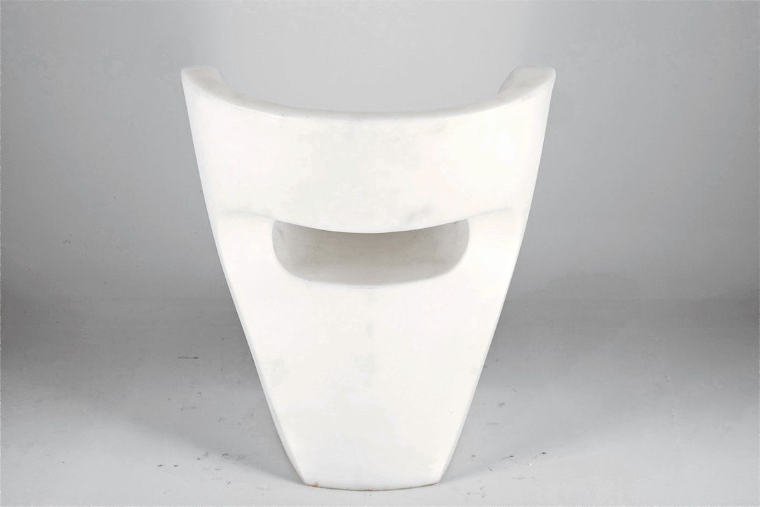 Foto Ron Arad White Little Albert Chair h70x74x62