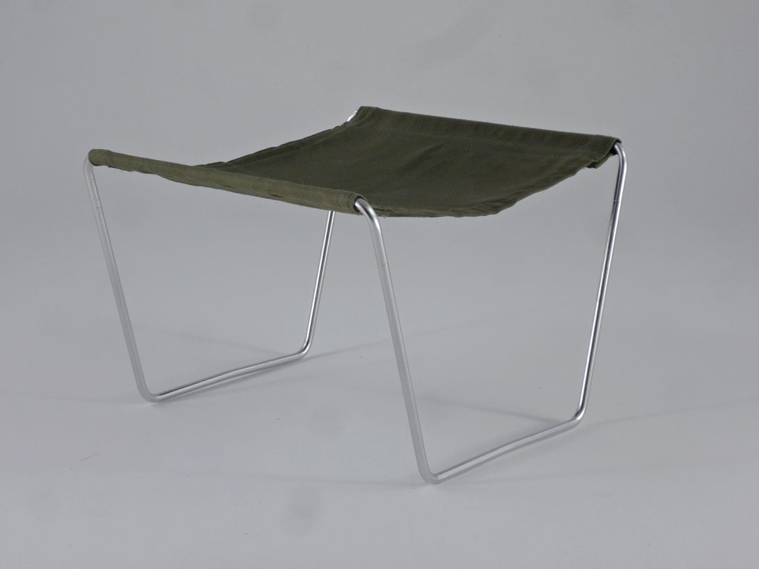 Foto Bachelor Chair Footrest