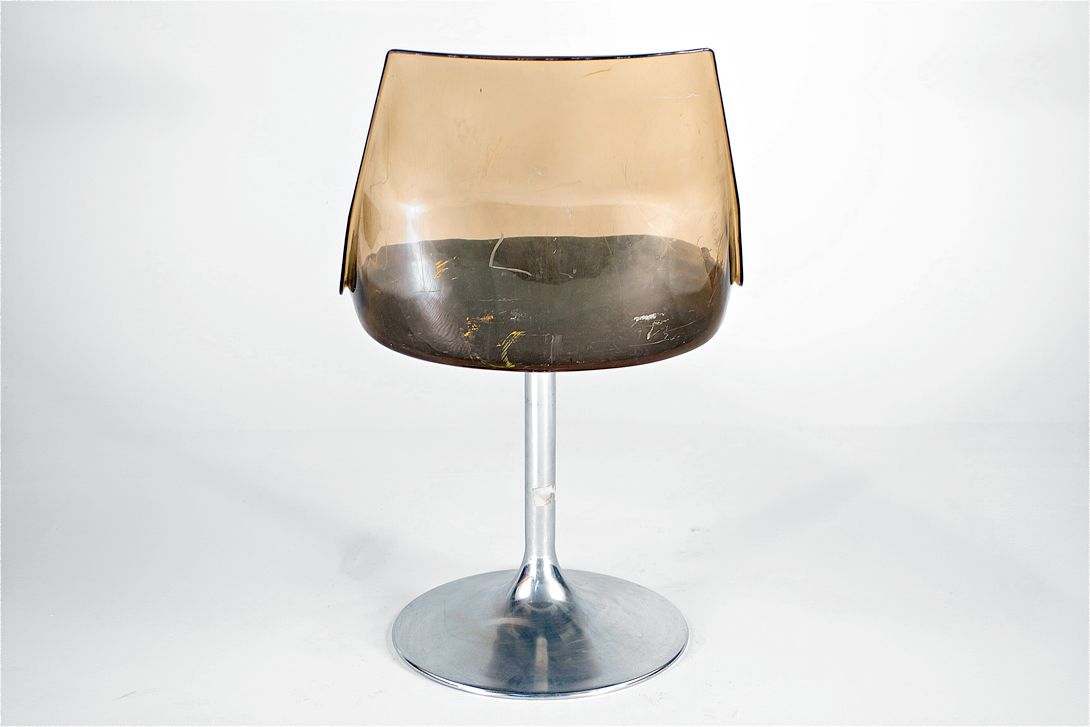 Foto Brown Transparent Acrylic Glass Chair on Swivel Metall Base, Inspired by Laverne