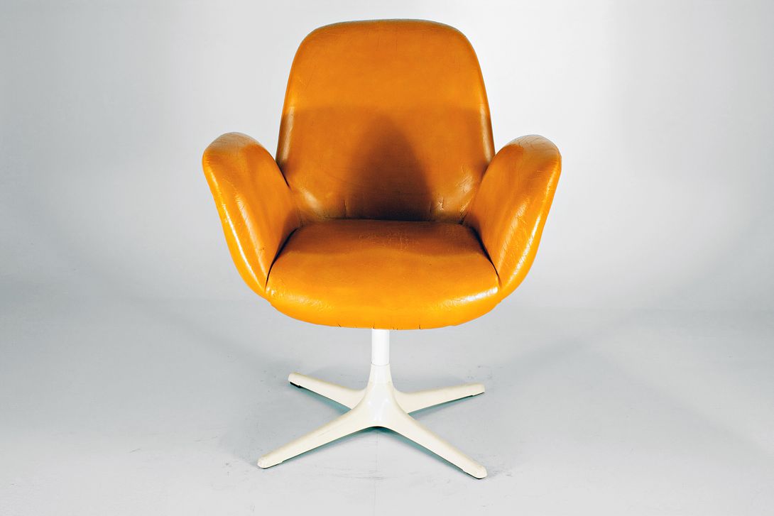 Foto Cognac Sky Leather Desk Arm Chair Germany 1959