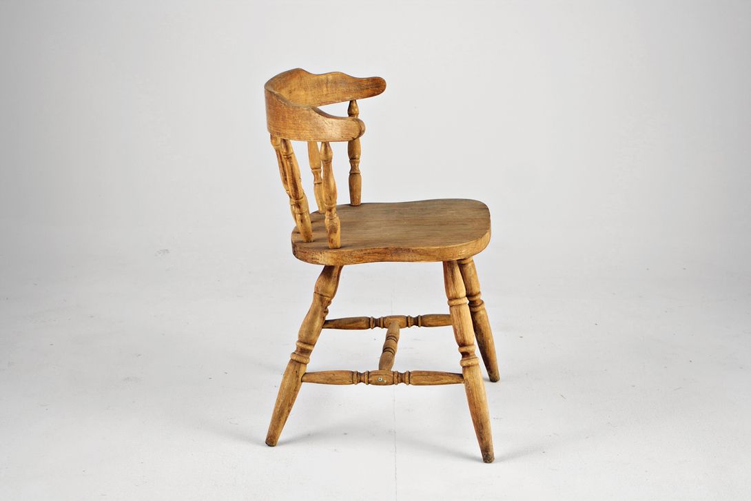 Foto Antique Wood Kitchen Chair North Spain
