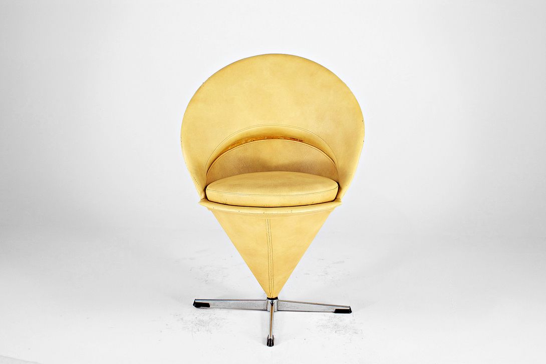Foto Vintage Cream Verner Panton Cone Chair 1959