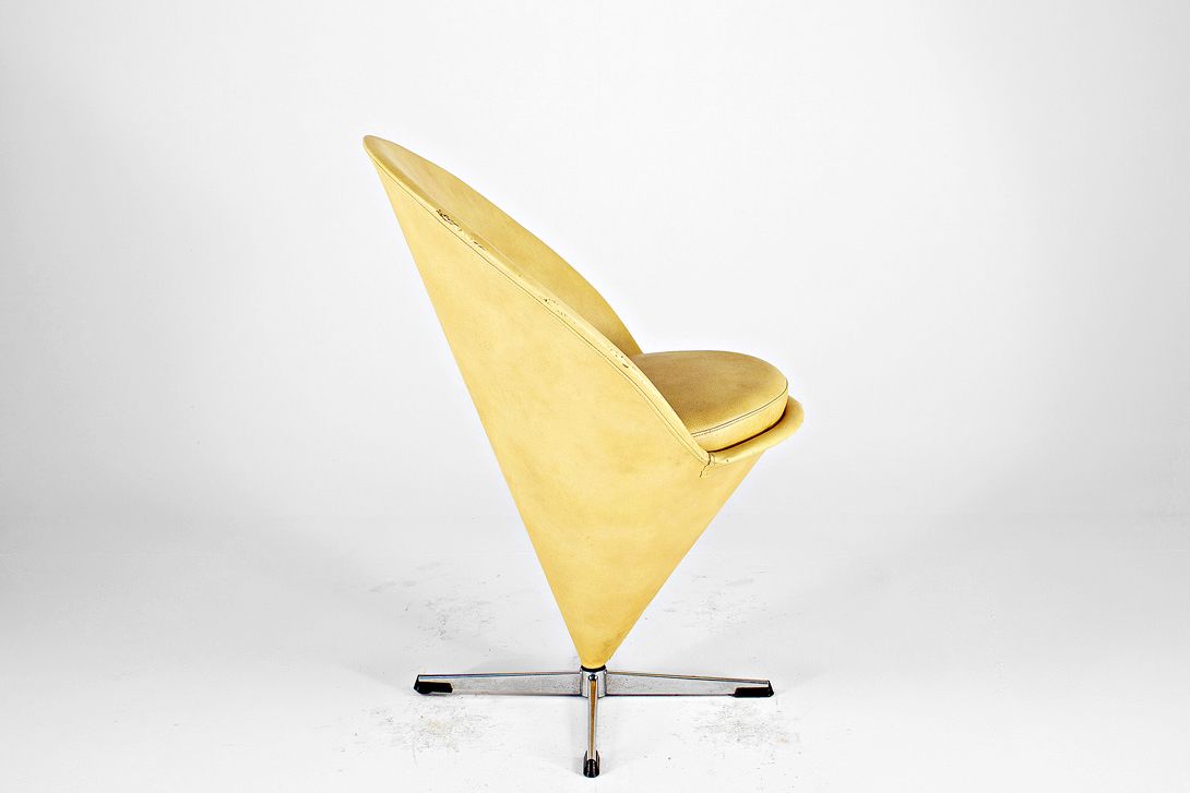 Foto Vintage Cream Verner Panton Cone Chair 1959