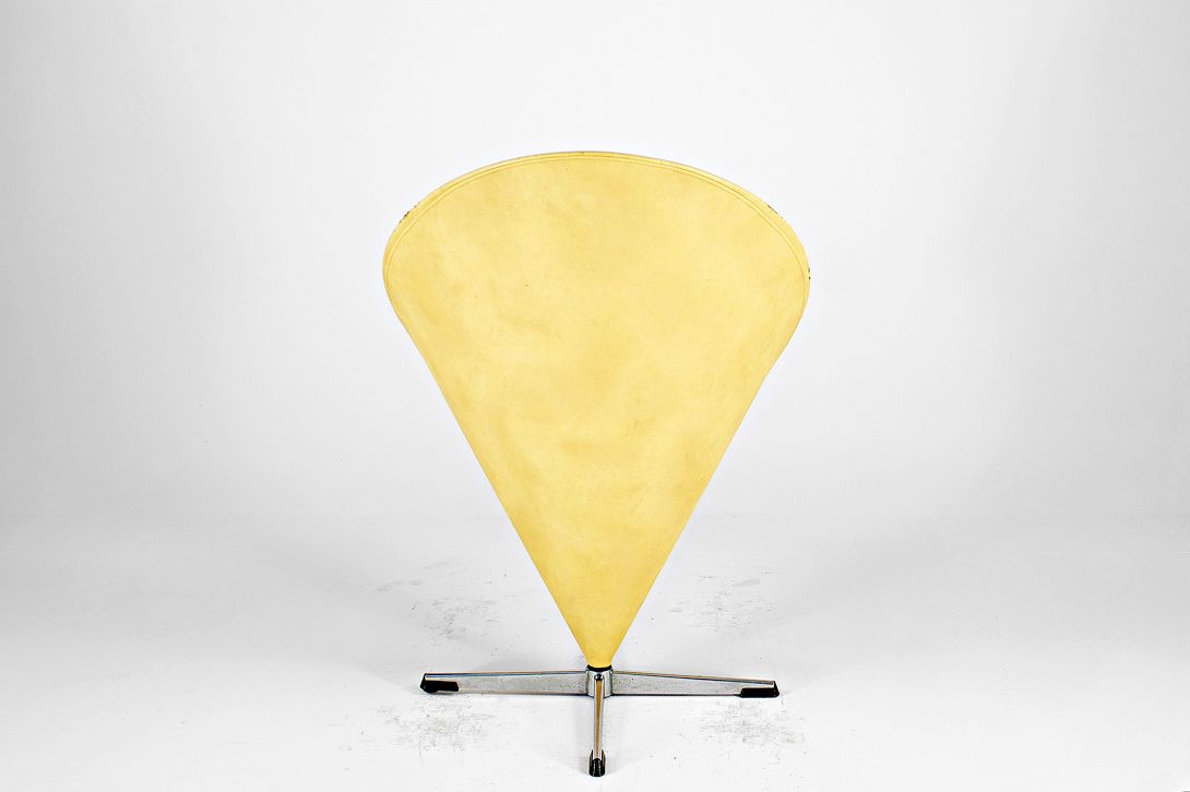 Foto Vintage Cream Verner Panton Cone Chair 1959
