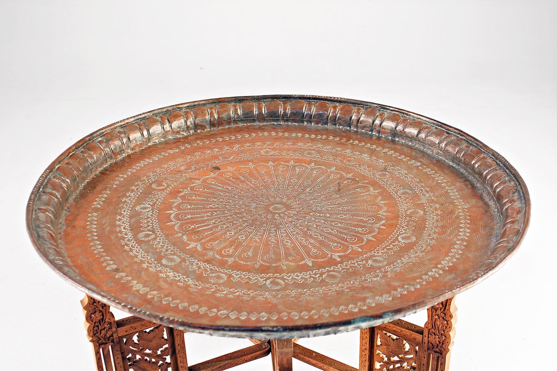 Foto Arabesque Historism Coffee &#038; Smoking Table 1919 h46x74