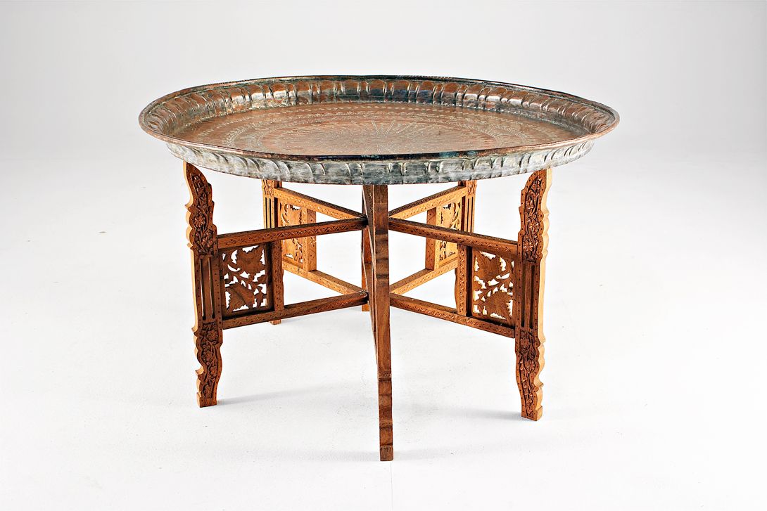 Foto Arabesque Historism Coffee &#038; Smoking Table 1919 h46x74
