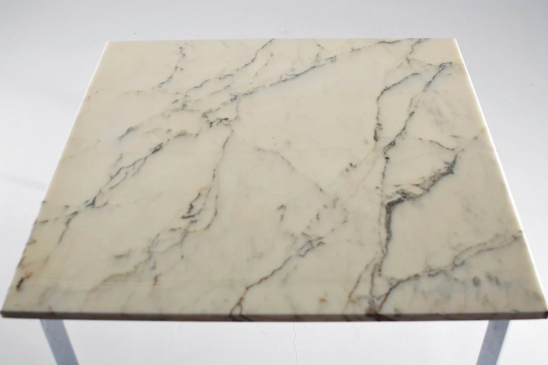 Foto Knoll Coffee Table Marble Top h47x75x75