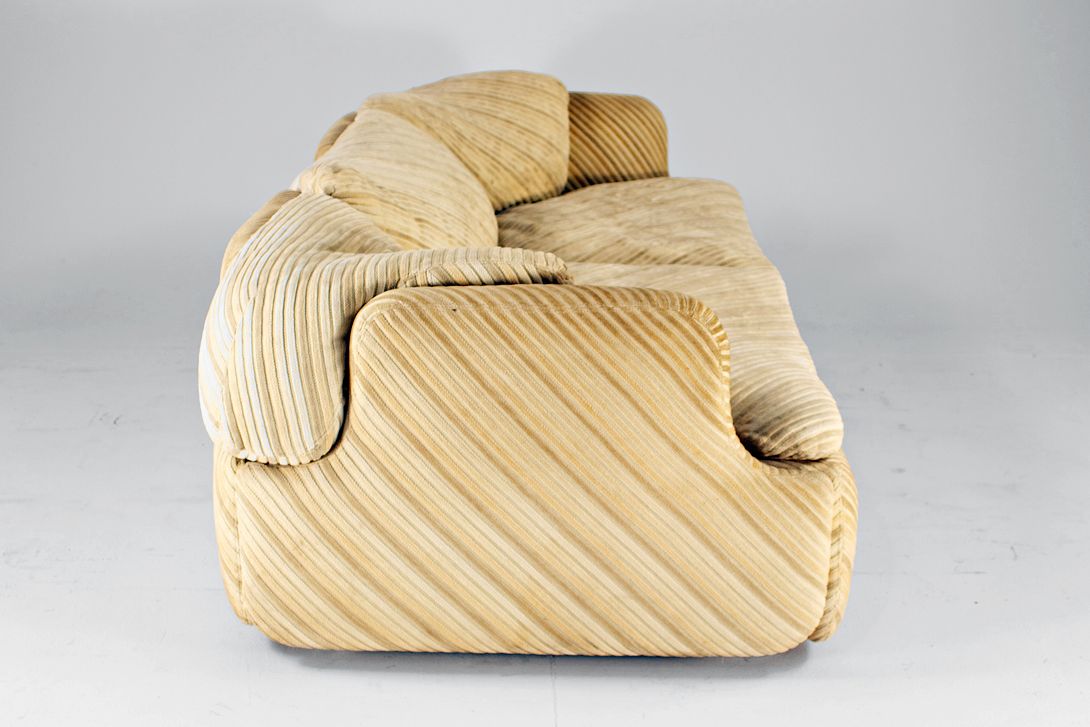 Foto Beige Striped Corduroy Saporiti „Confidential“ Sofa