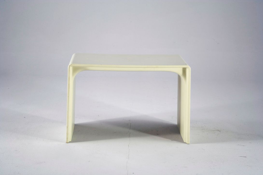 Foto Cream White Plastic Side Table h35x53x32