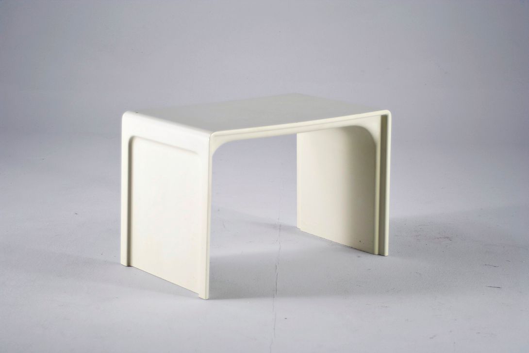 Foto Cream White Plastic Side Table h35x53x32