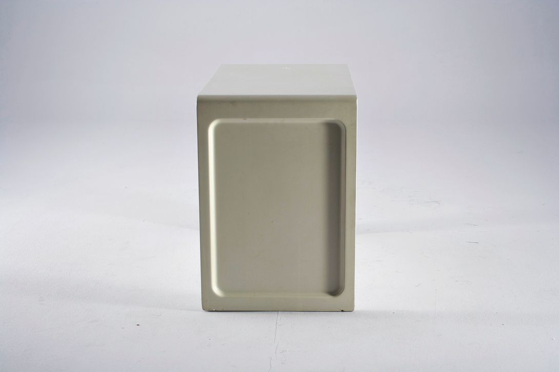 Foto Cream White Plastic Side Table h45x53x23