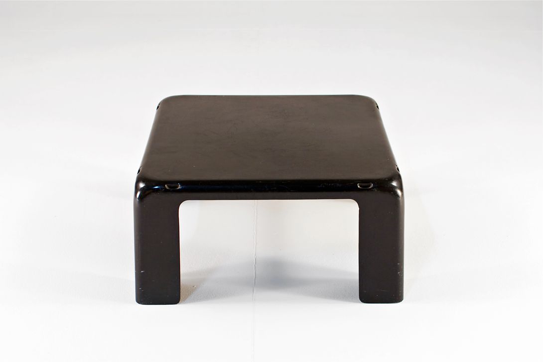 Foto Artemide Plastic Coffee Table h25x50x50