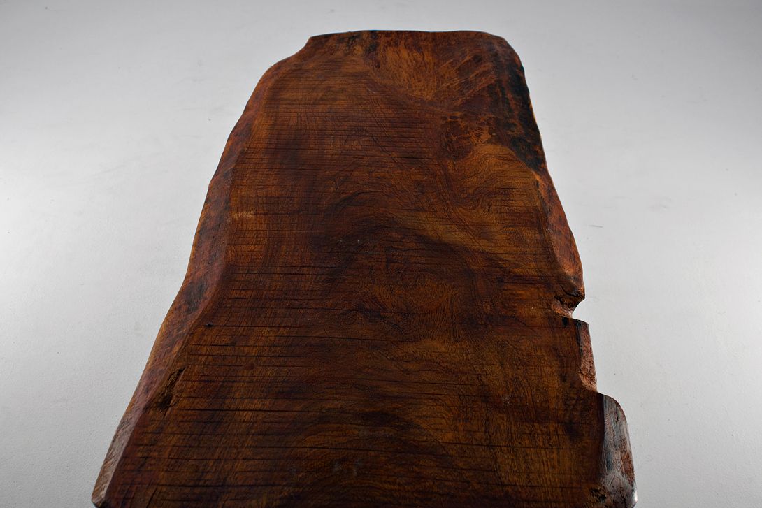 Foto Massive Wooden Coffee Table 1954