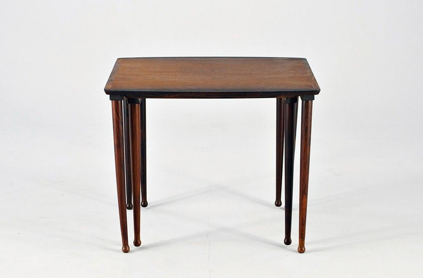Foto Set of Rosewood Nesting Tables h46x55x44