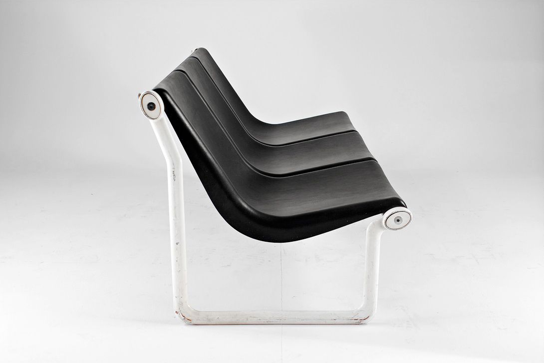 Foto Knoll Sling Sofa Hannah Morrison