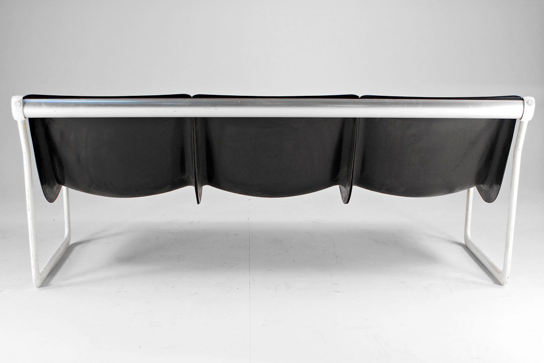 Foto Knoll Sling Sofa Hannah Morrison