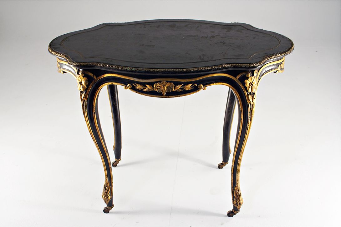 Foto Baroque Historism Side Table Shellacked 1900 h75x100x65