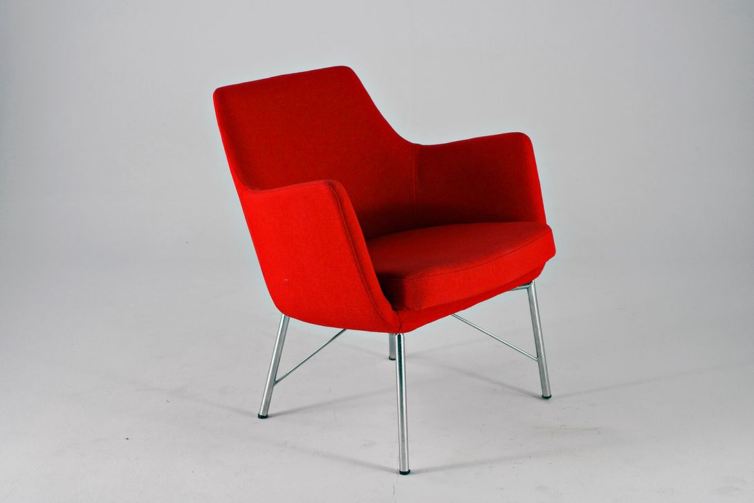 Foto Red Mid-Century Armchair Low Backrest