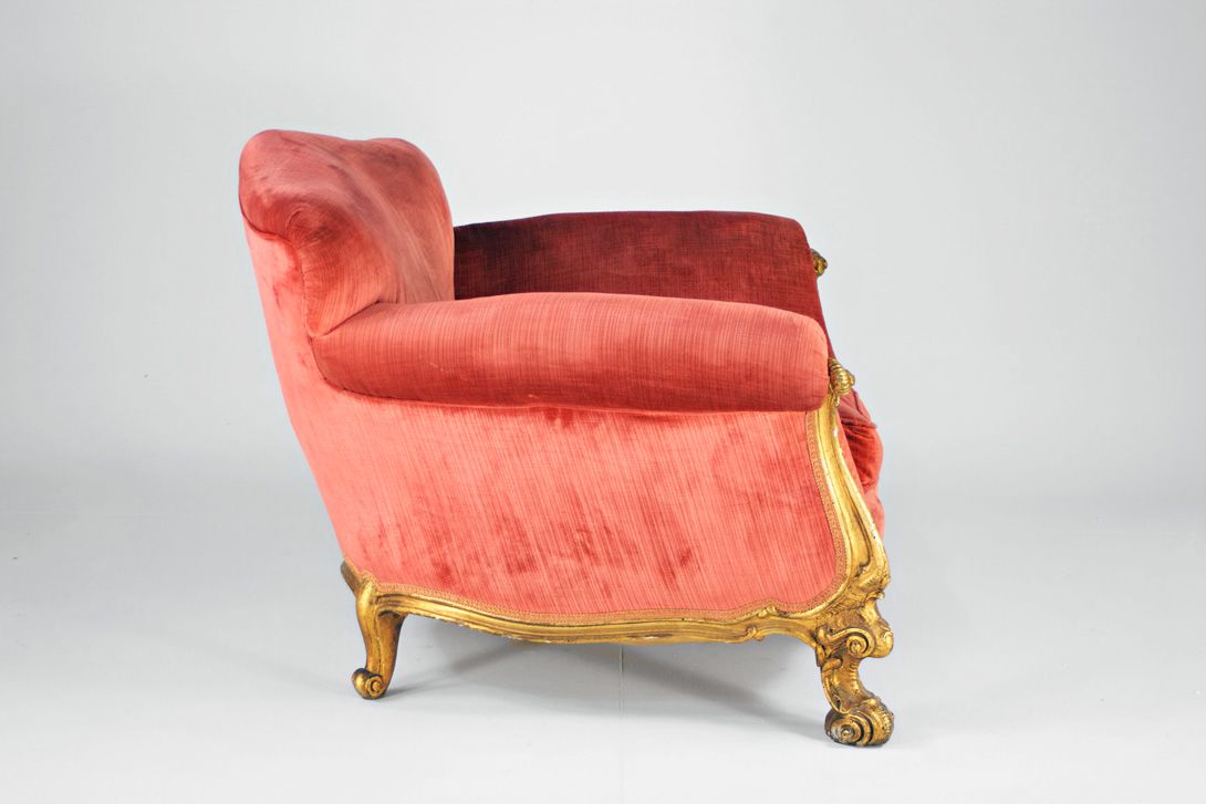Foto Baroque Theatre Armchair Velvet with Carved Frame 1921