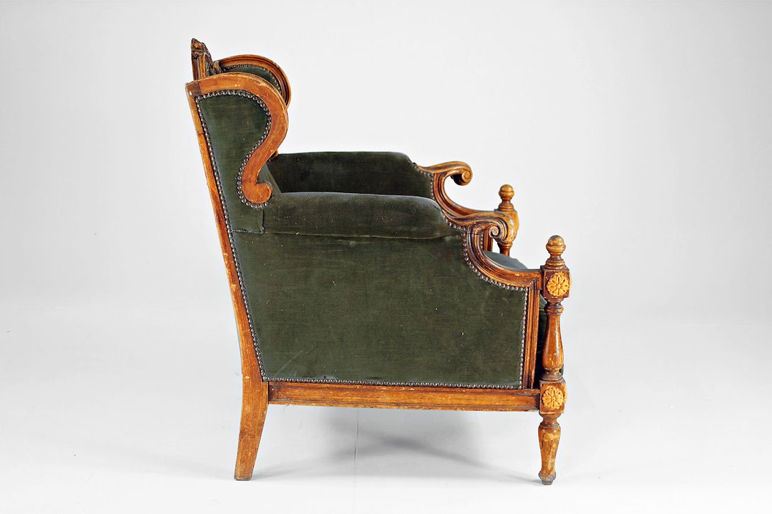 Foto Baroque Armchair Green Velvet with Carved Frame 1880