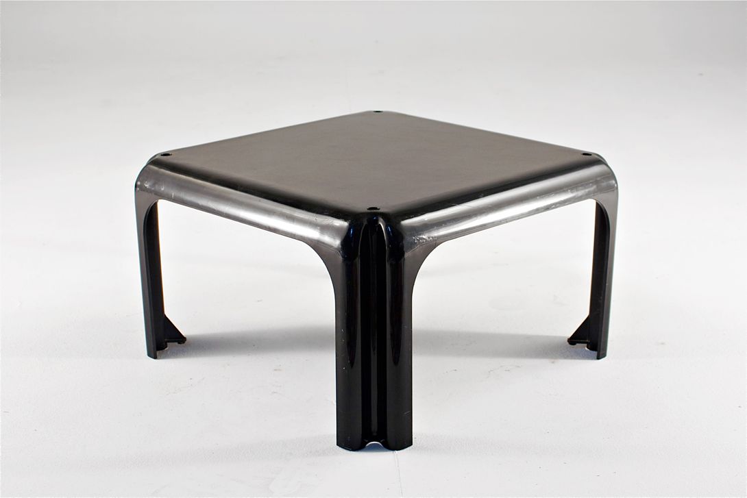 Foto Artemide Plastic Stacking Side Table h28x50x50