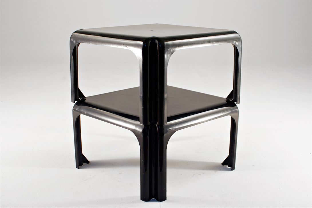 Foto Artemide Plastic Stacking Side Table h28x50x50