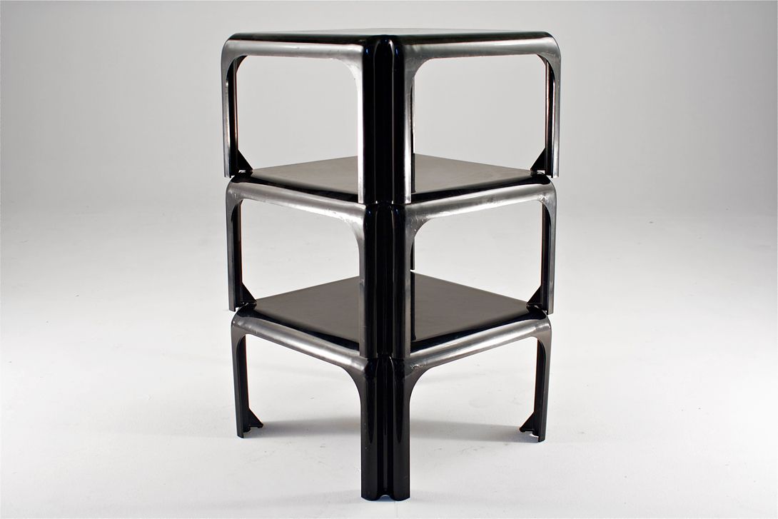 Foto Artemide Plastic Stacking Side Table h28x50x50