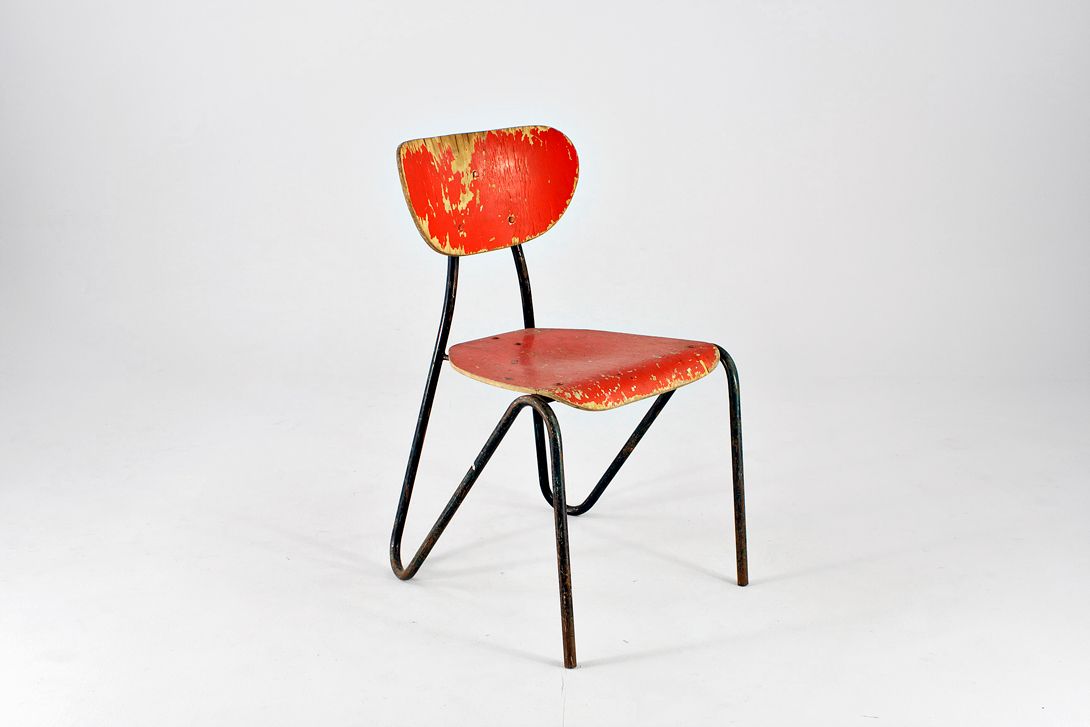 Foto Karl Otto&#8217;s Arno Chair, Varnished Red Wood, Black Steel Tube Frame, 1954