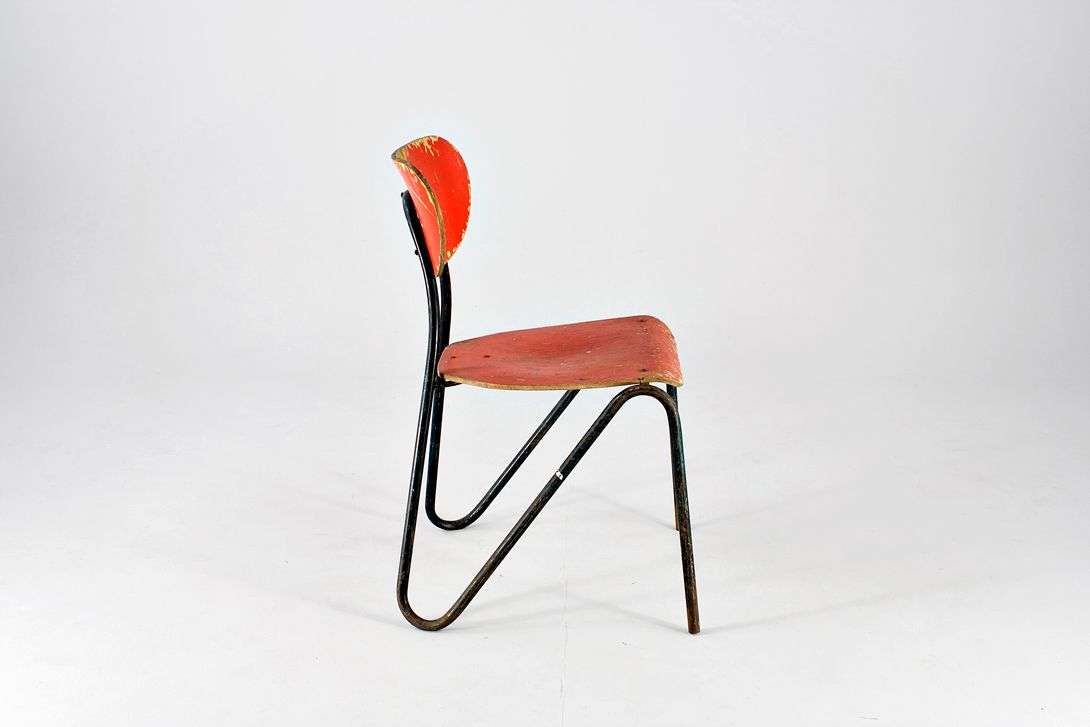 Foto Karl Otto&#8217;s Arno Chair, Varnished Red Wood, Black Steel Tube Frame, 1954